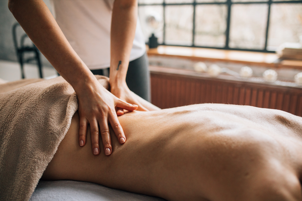 HOW TO PERFORM A SENSUAL MASSAGE WITH YOUR PARTNER?